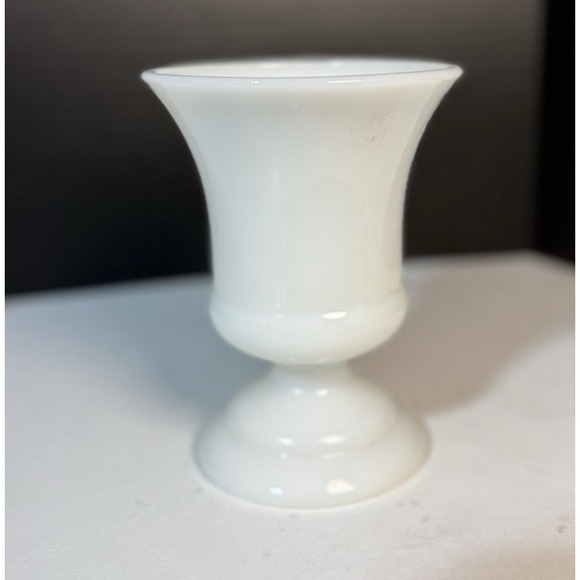 Vintage  Milk Glass - Napco - Cleveland - Urn style Pedestal Vase 1190 USA - Picture 1 of 8